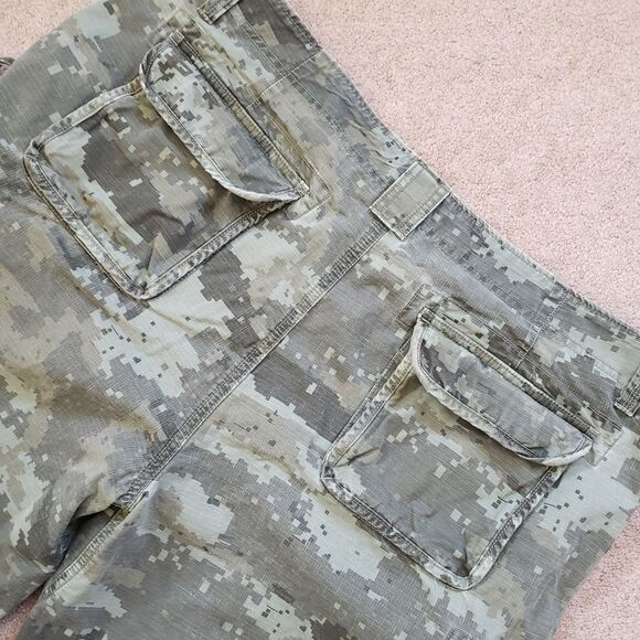 VTG LL Bean Digital Camouflage Size 42 Natural Fit Mens 100% Cotton Cargo Shorts - Picture 5 of 10